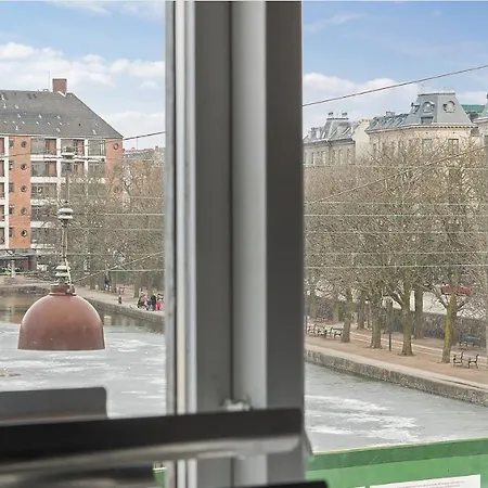2Br Inner City Lake View Apartment Copenhagen