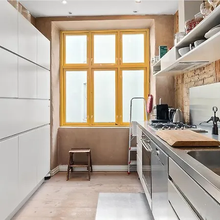 2Br Inner City Lake View Apartment Apartment